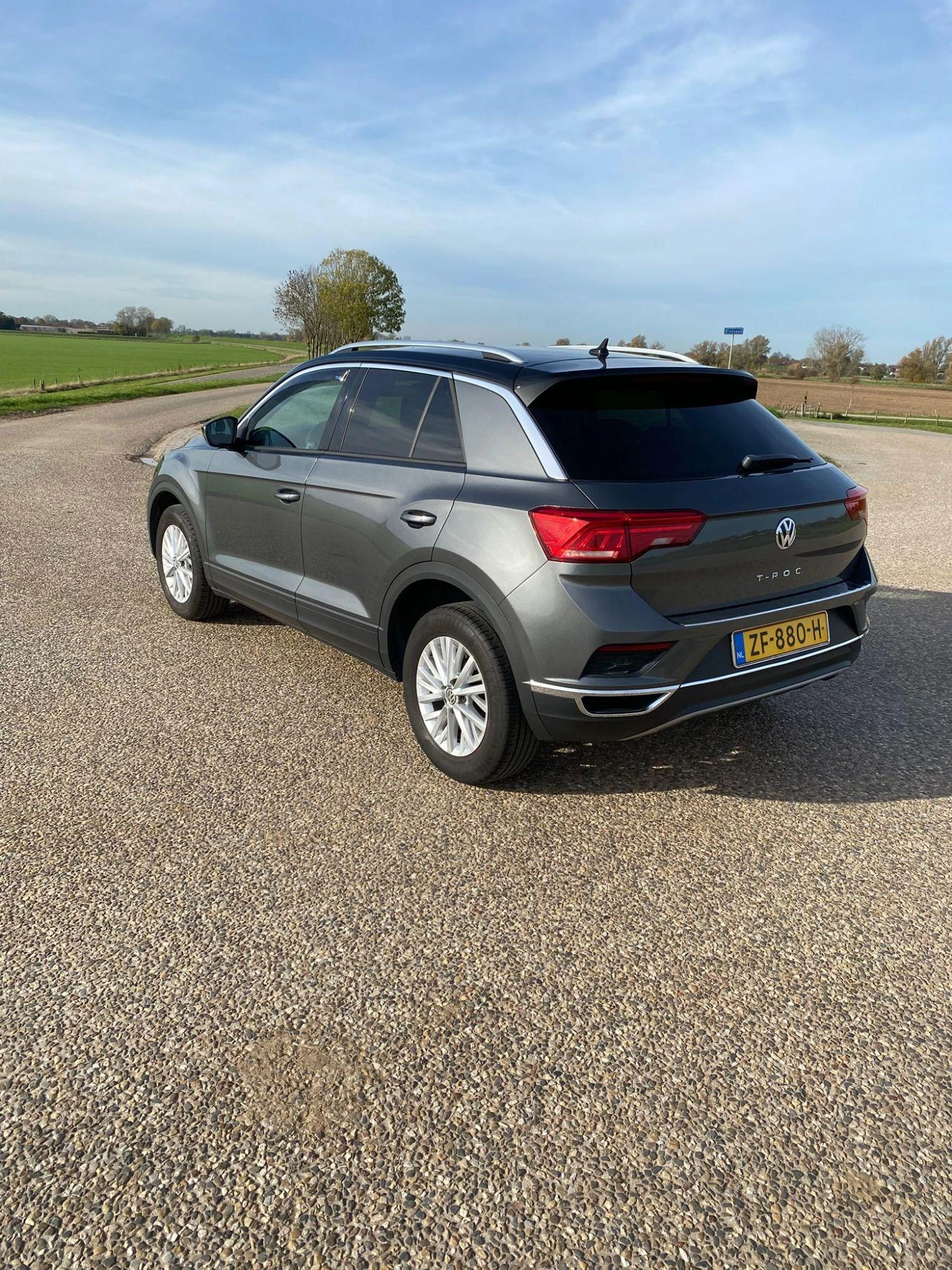 Volkswagen-T-Roc-image-3
