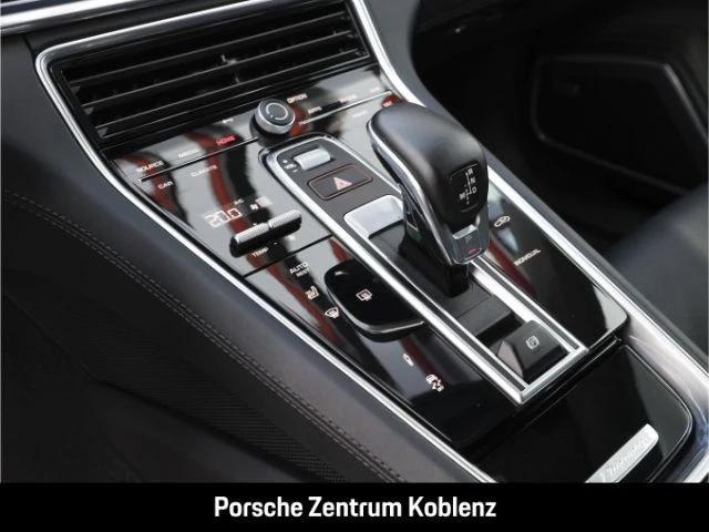 Porsche-Panamera-image-19