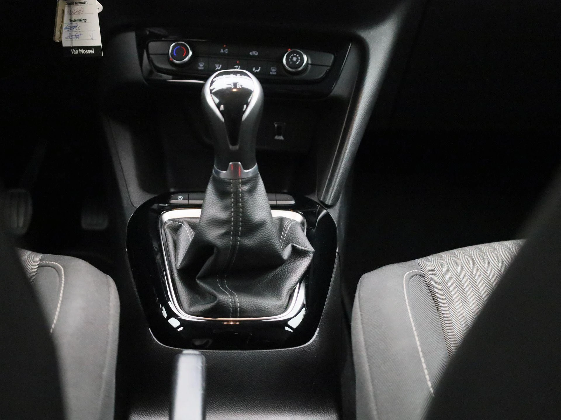 Opel-Corsa-image-10
