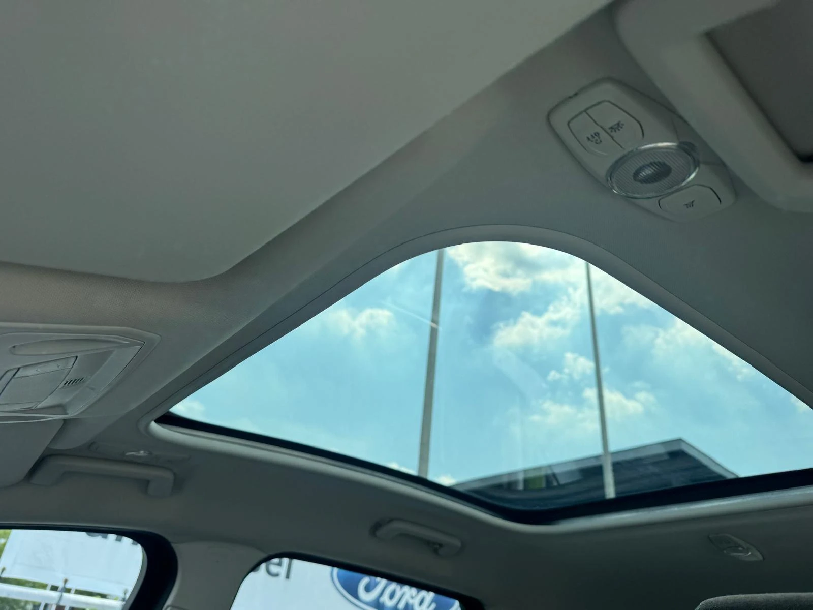 Ford-C-MAX-image-22