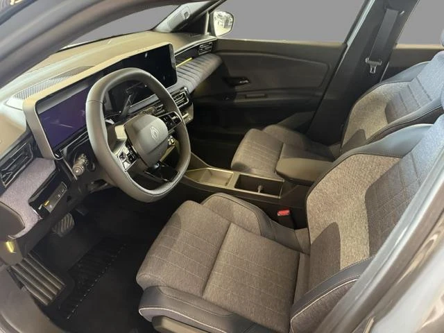 Renault-4-image-8