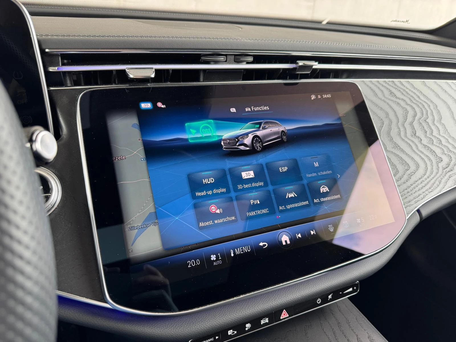 Mercedes-Benz E-Klasse 300 e AMG Line Break + PANO DAK + BURMESTER + DIGITAL LIGHT + NIGHTPACK