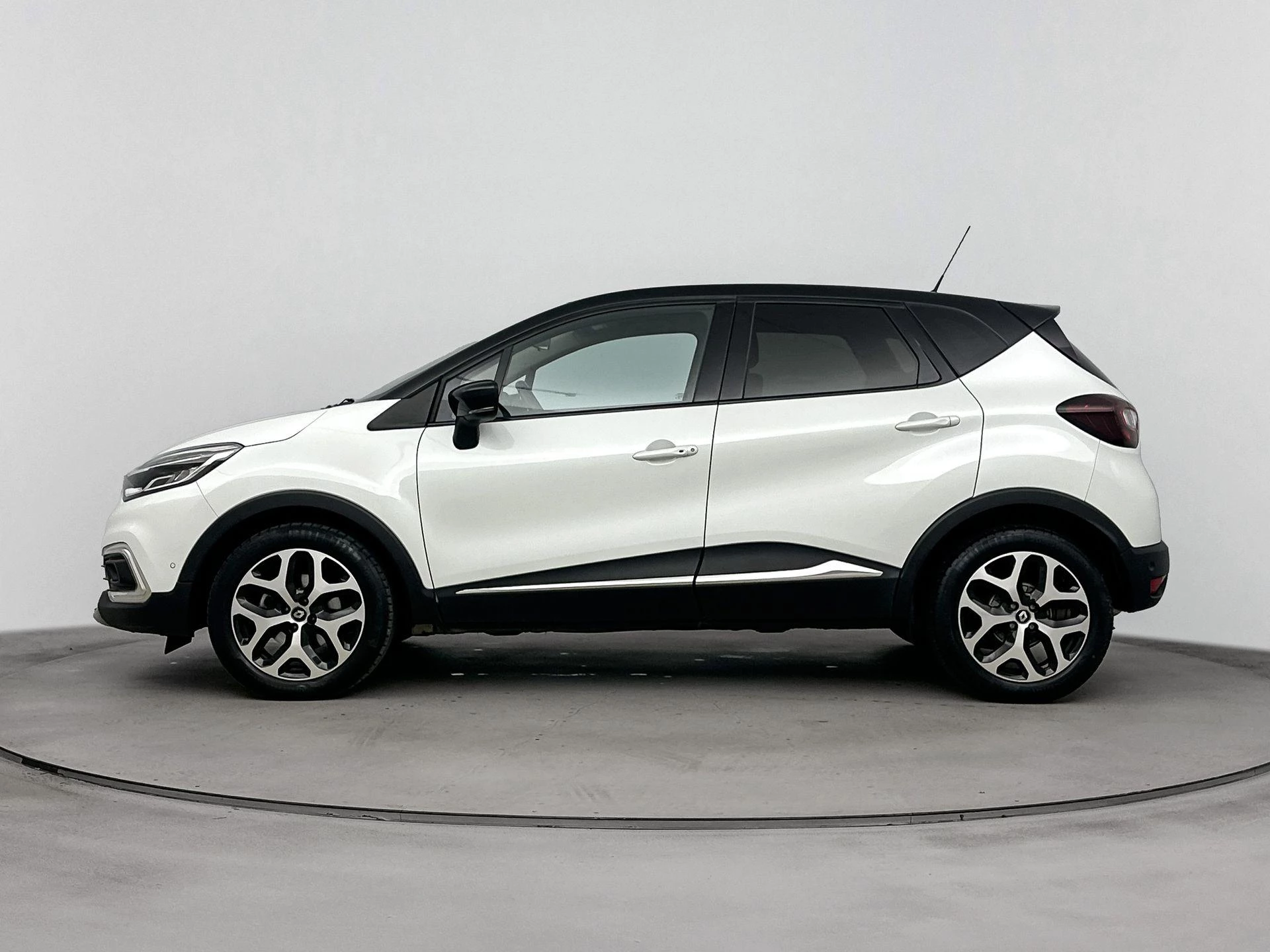 Renault-Captur-image-1