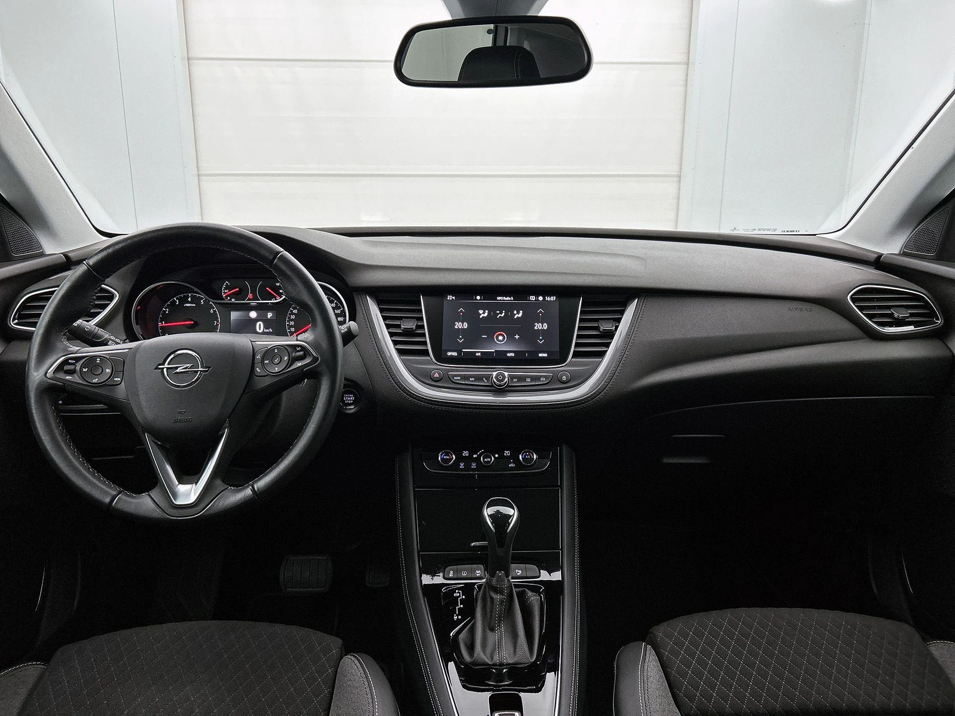 Opel Grandland X 1.2 Turbo Business Executive