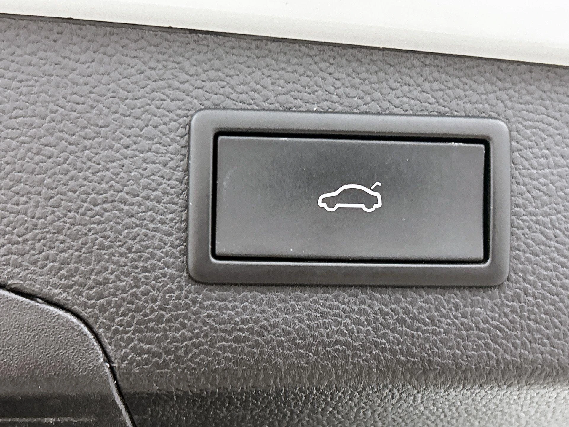 Volkswagen-Passat-image-24