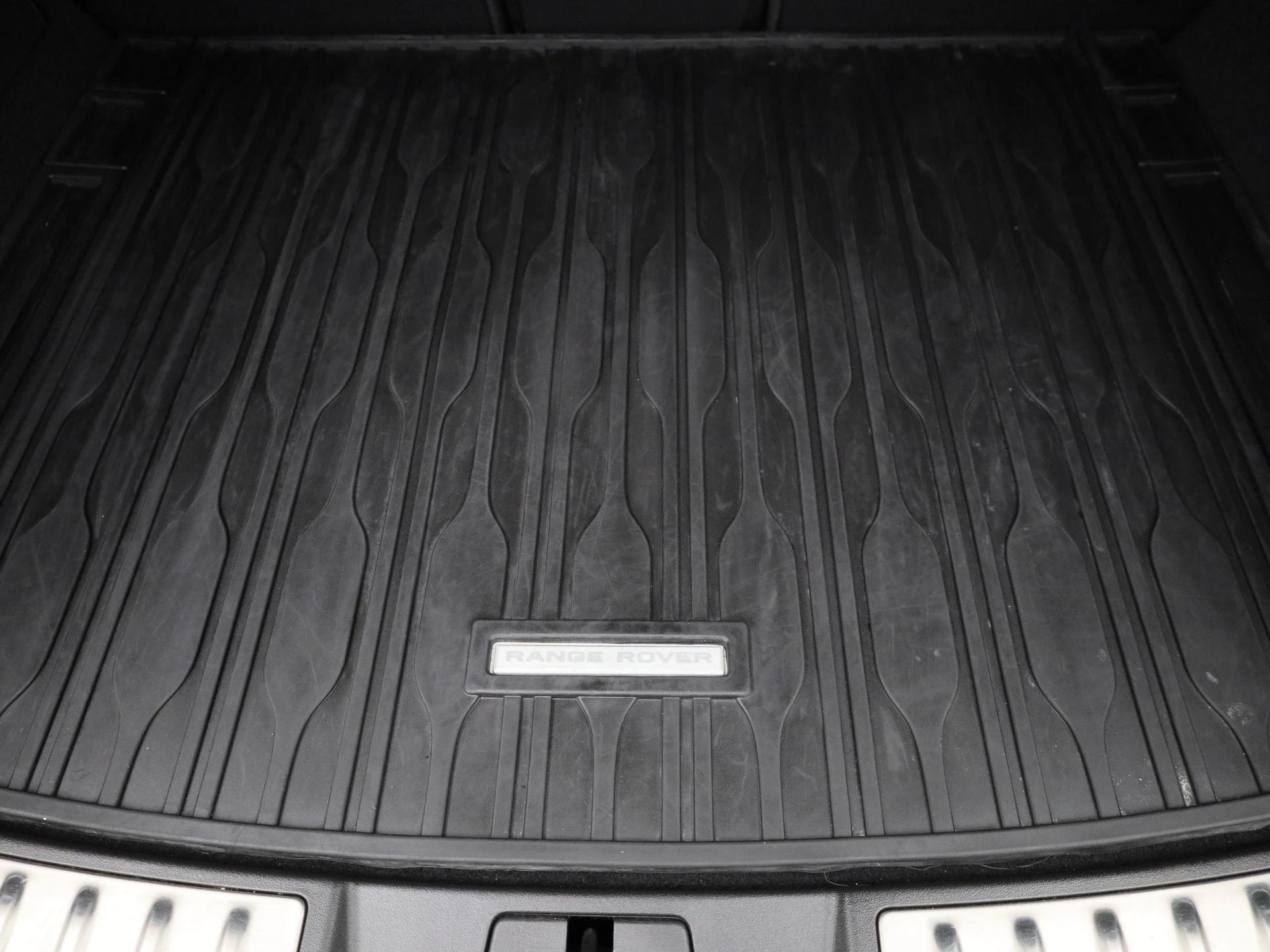 Land Rover-Range Rover Evoque-image-12