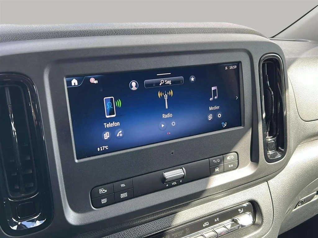 Mercedes-Benz-Vito-image-15