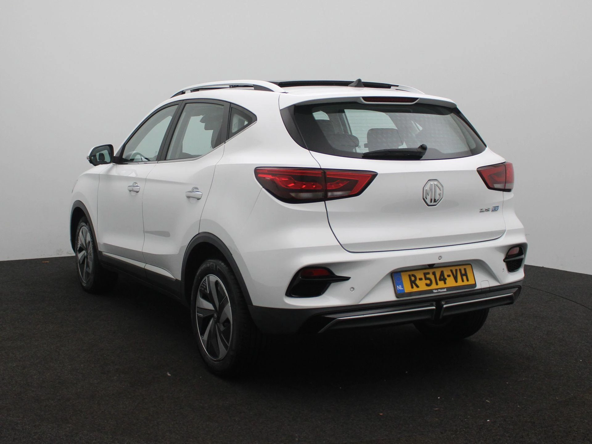 MG ZS EV Standard Range Luxury 50 kWh
