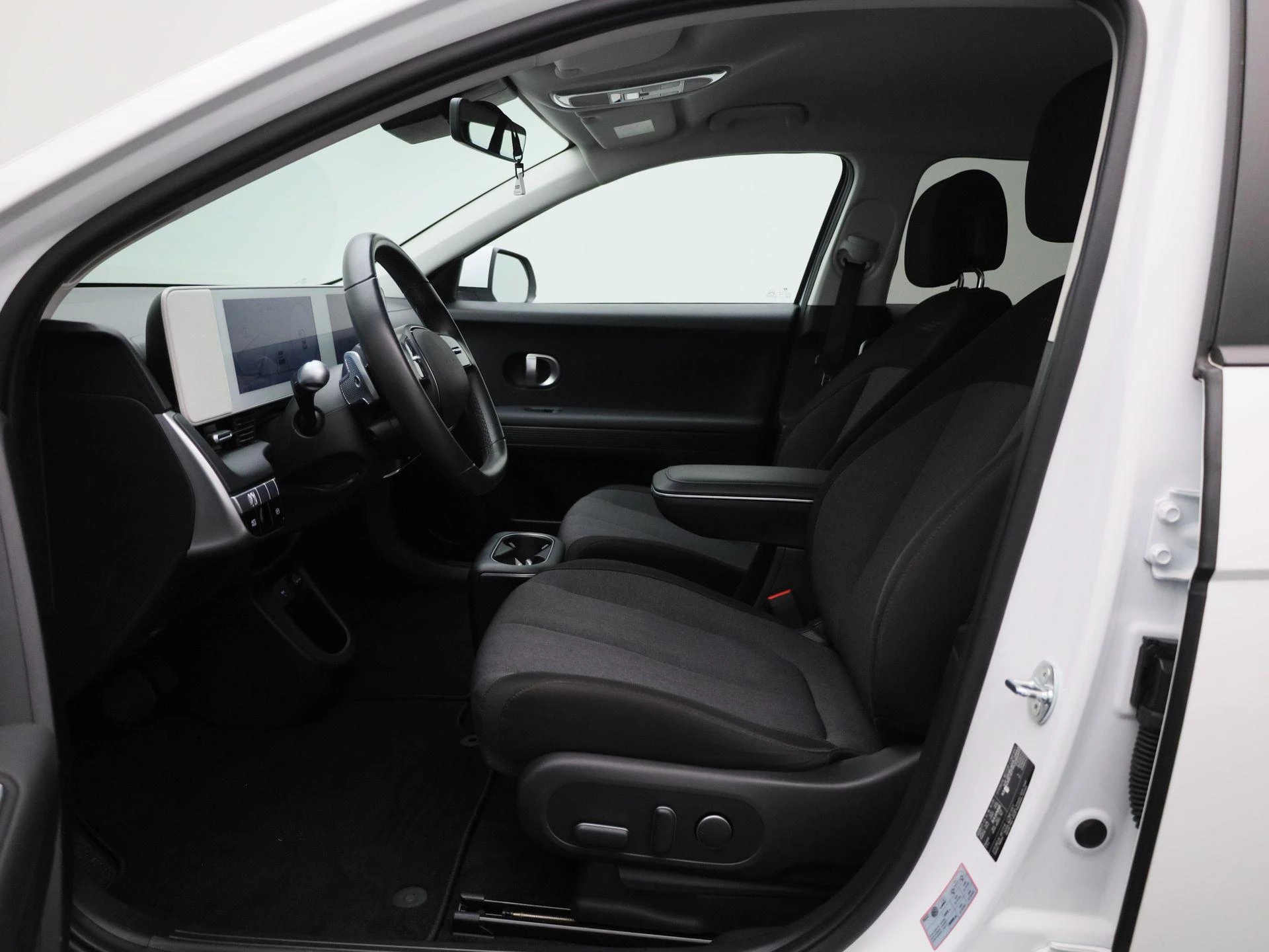 Hyundai-IONIQ 5-image-8