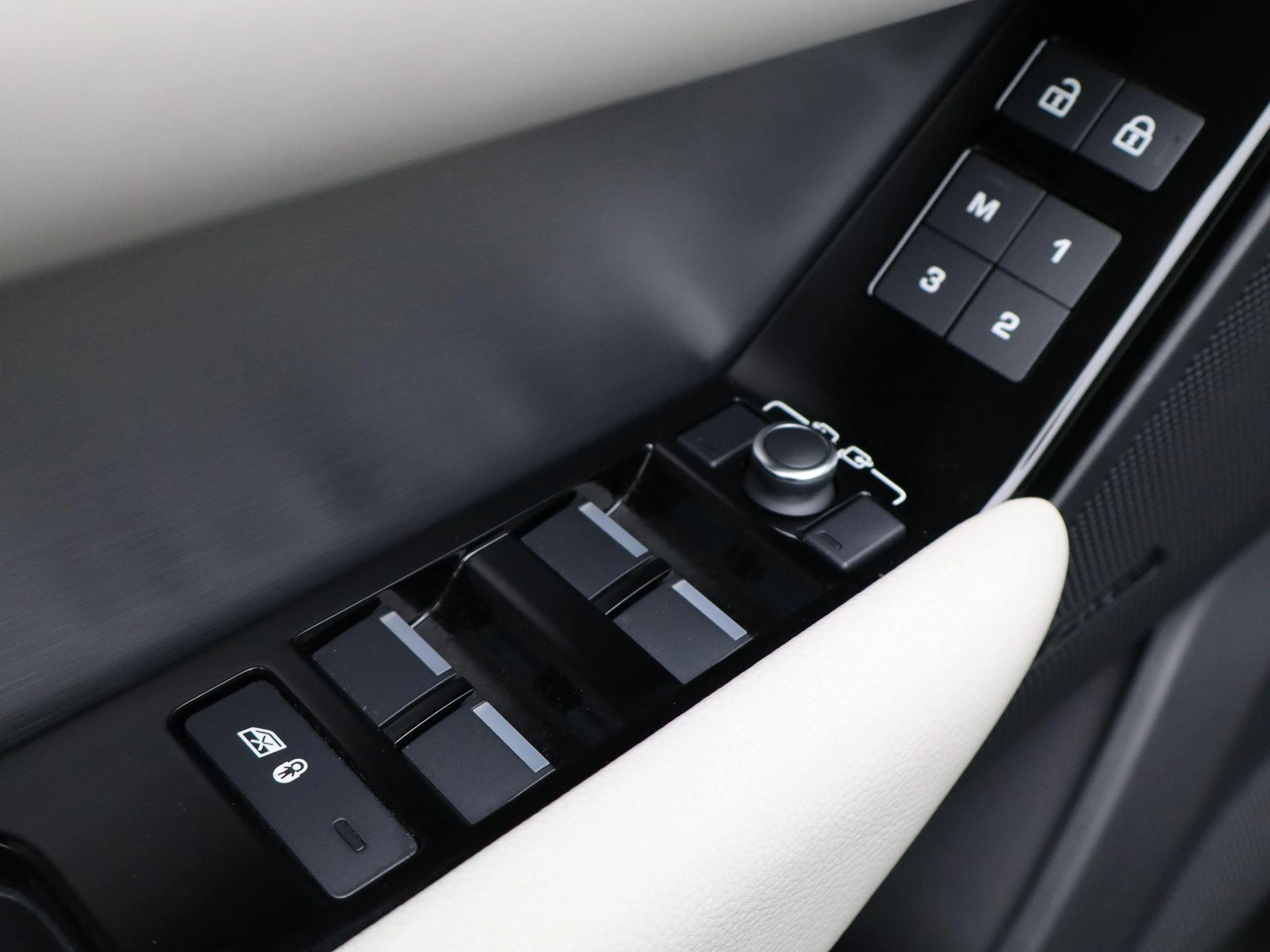 Land Rover-Range Rover Velar-image-29