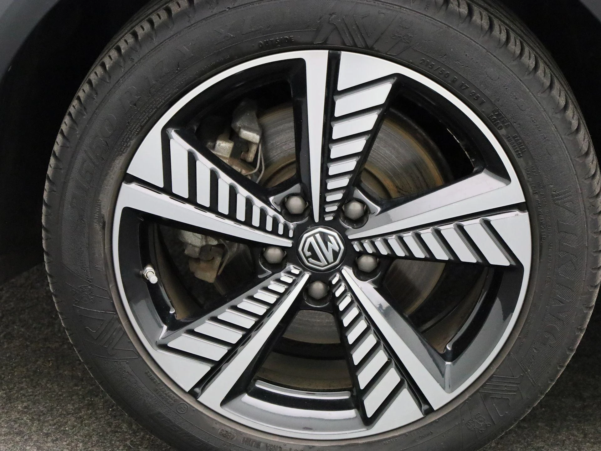MG-ZS EV-image-12
