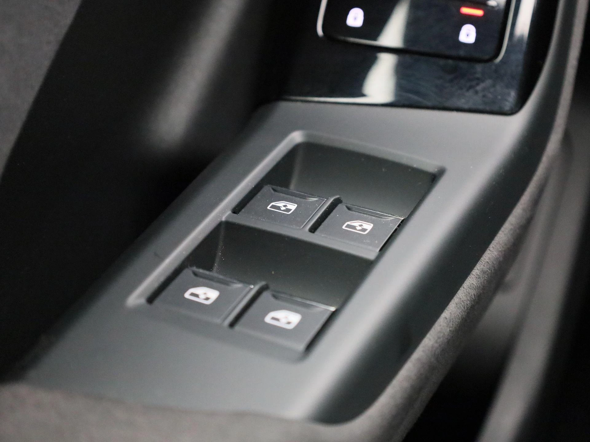 Audi-Q6 e-tron-image-39