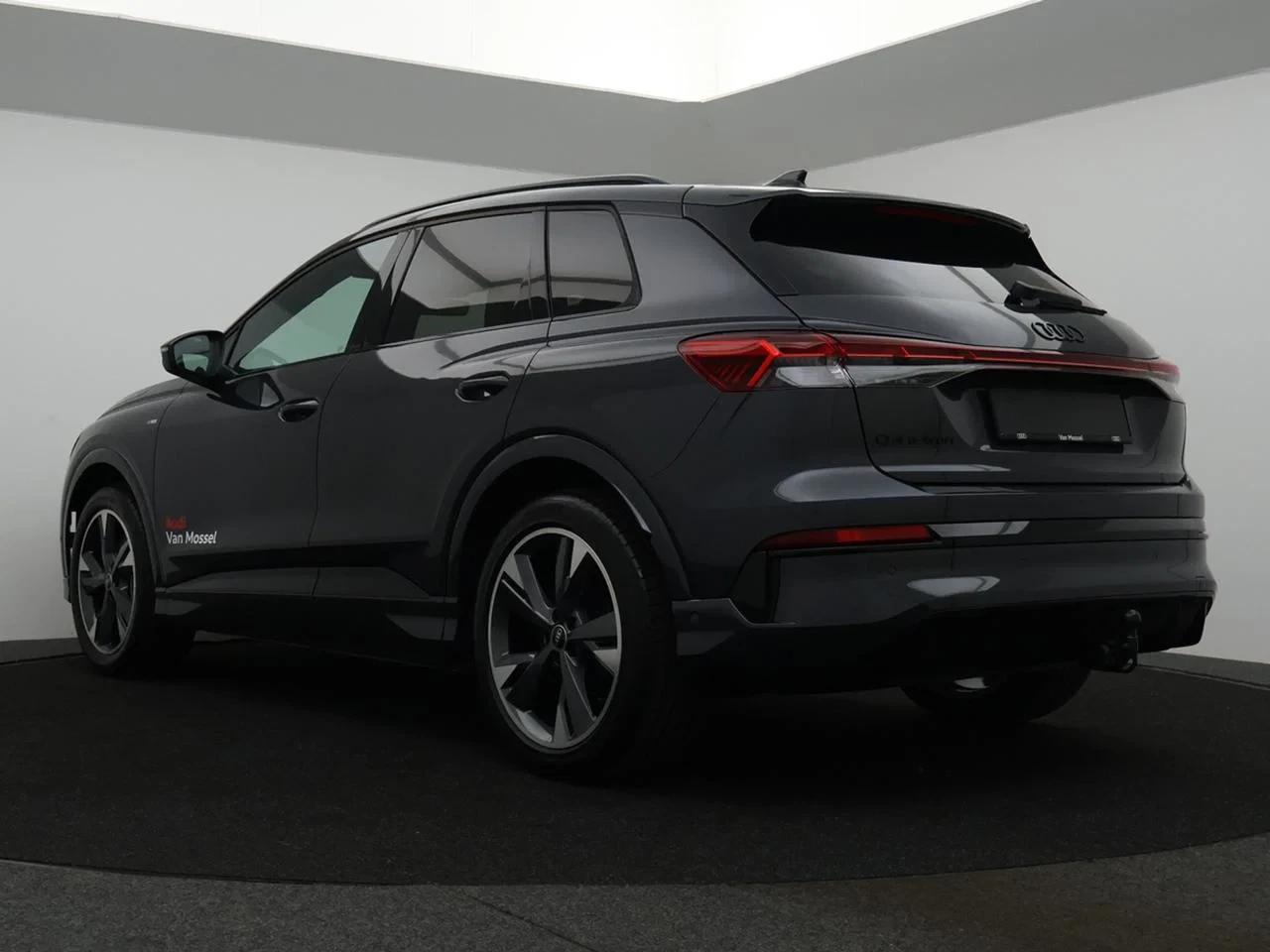 Audi-Q4 e-tron-image-17
