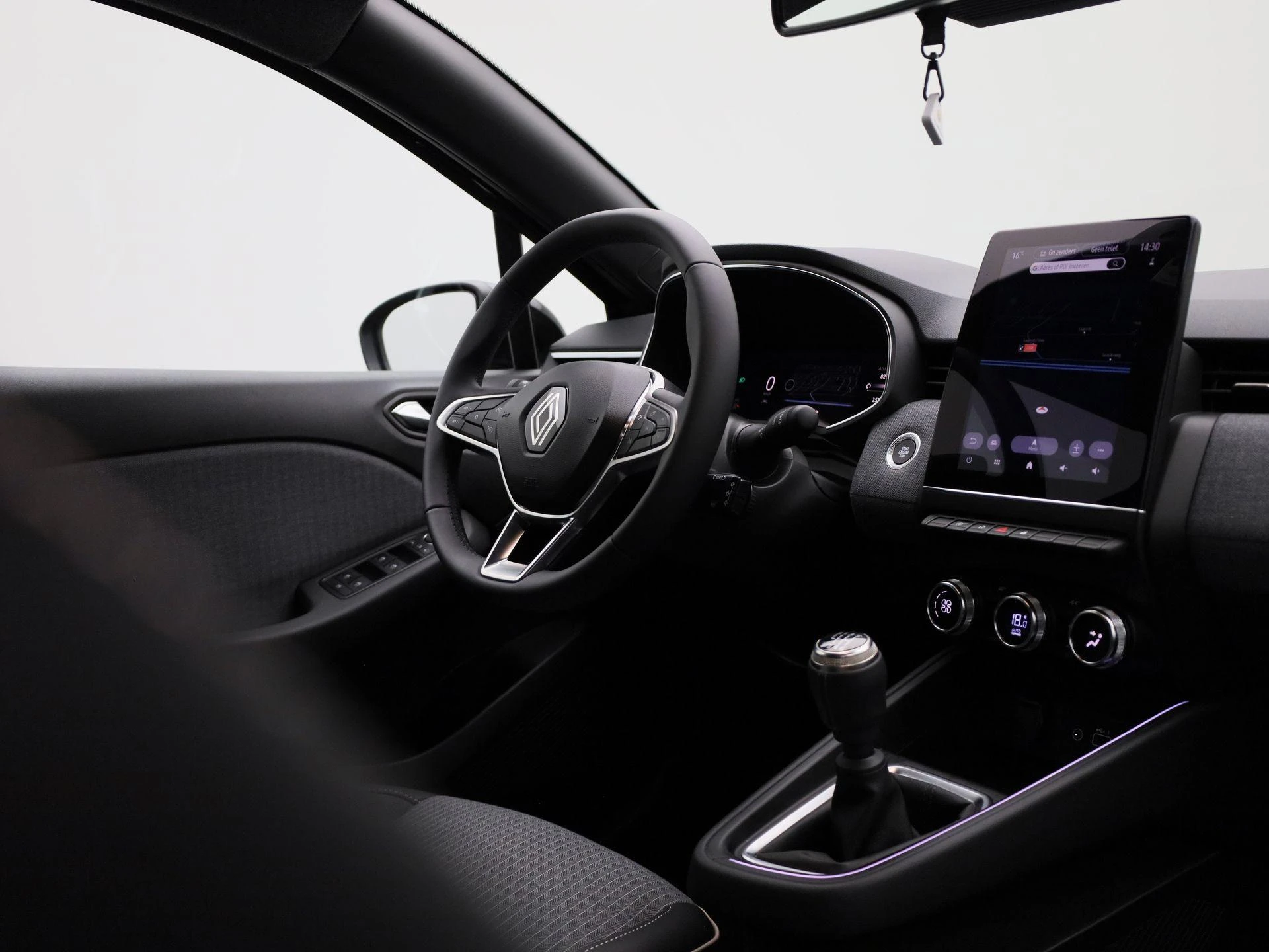 Renault Clio - 32