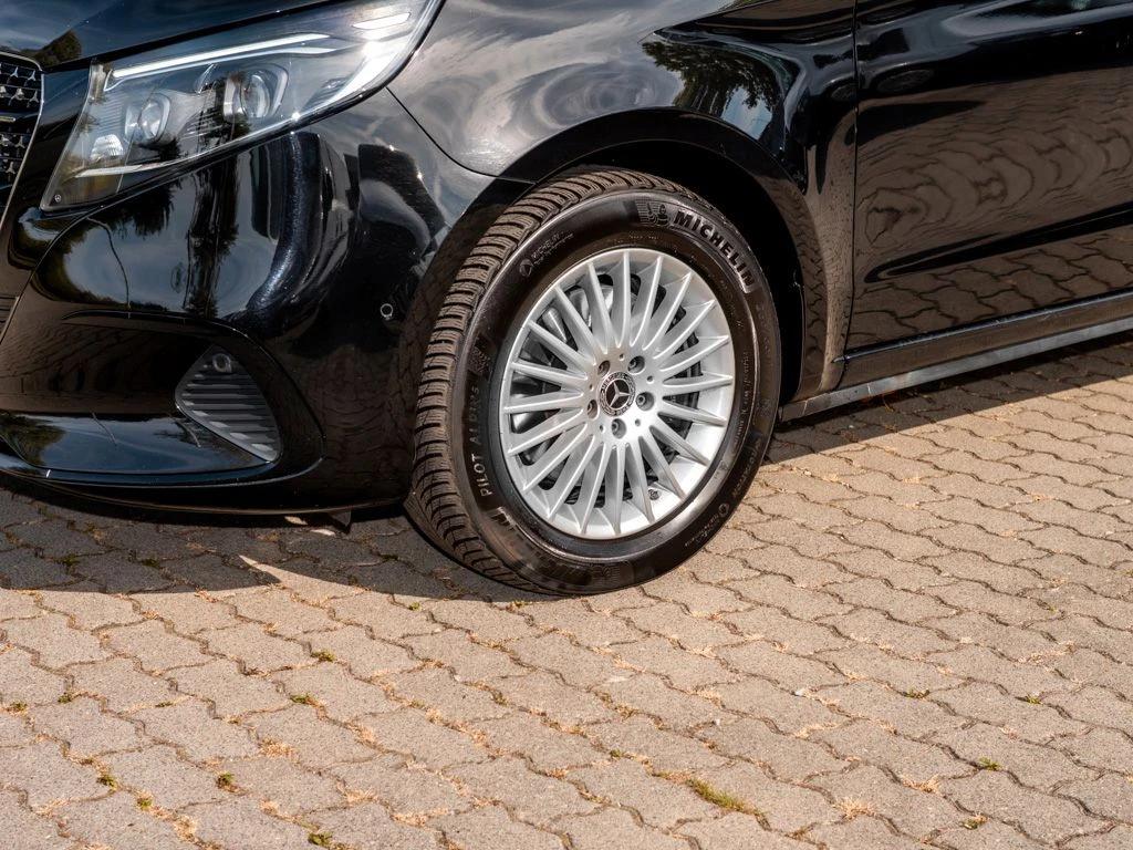 Mercedes-Benz-V-Klasse 300-image-6