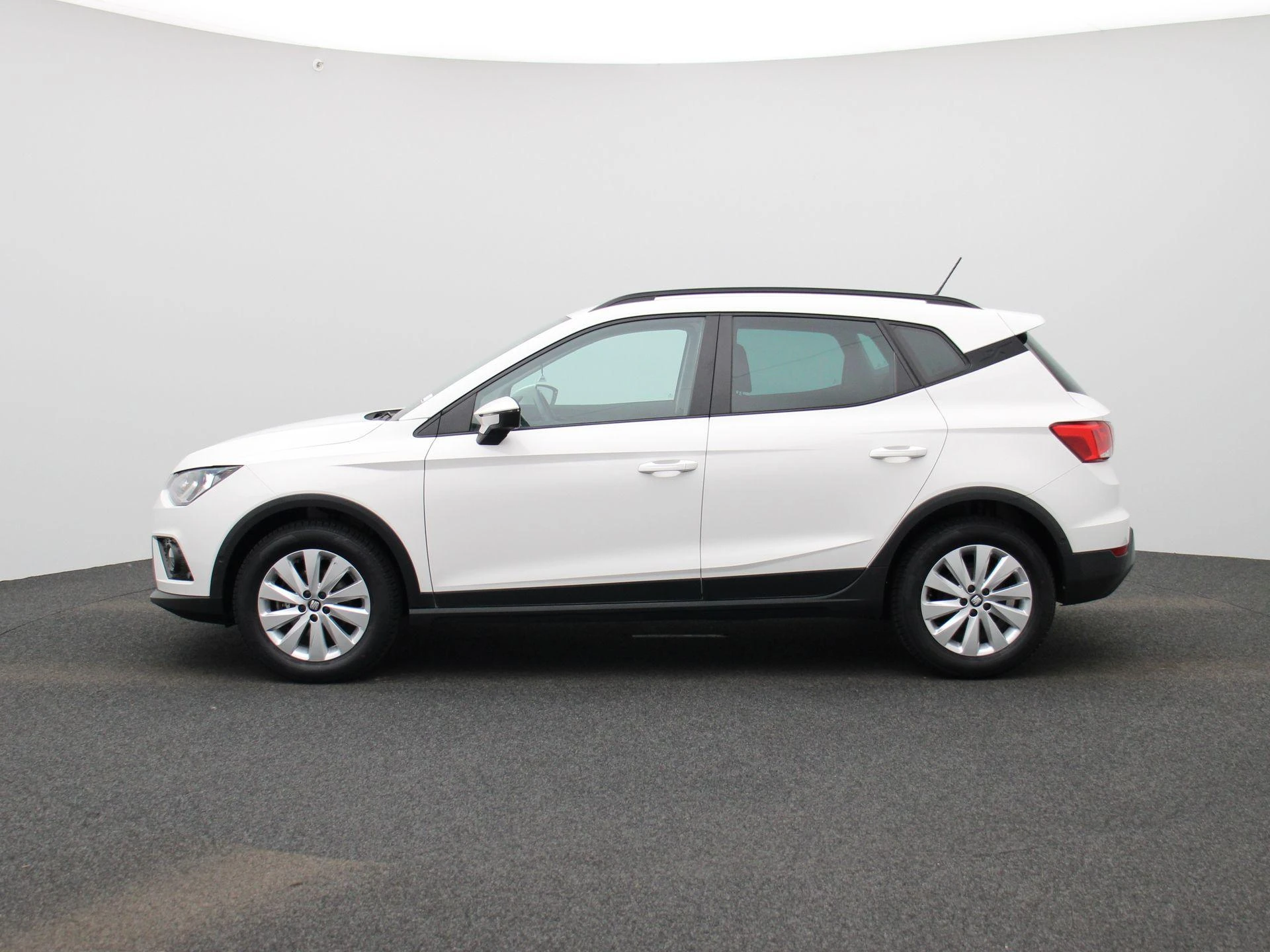 SEAT-Arona-image-3
