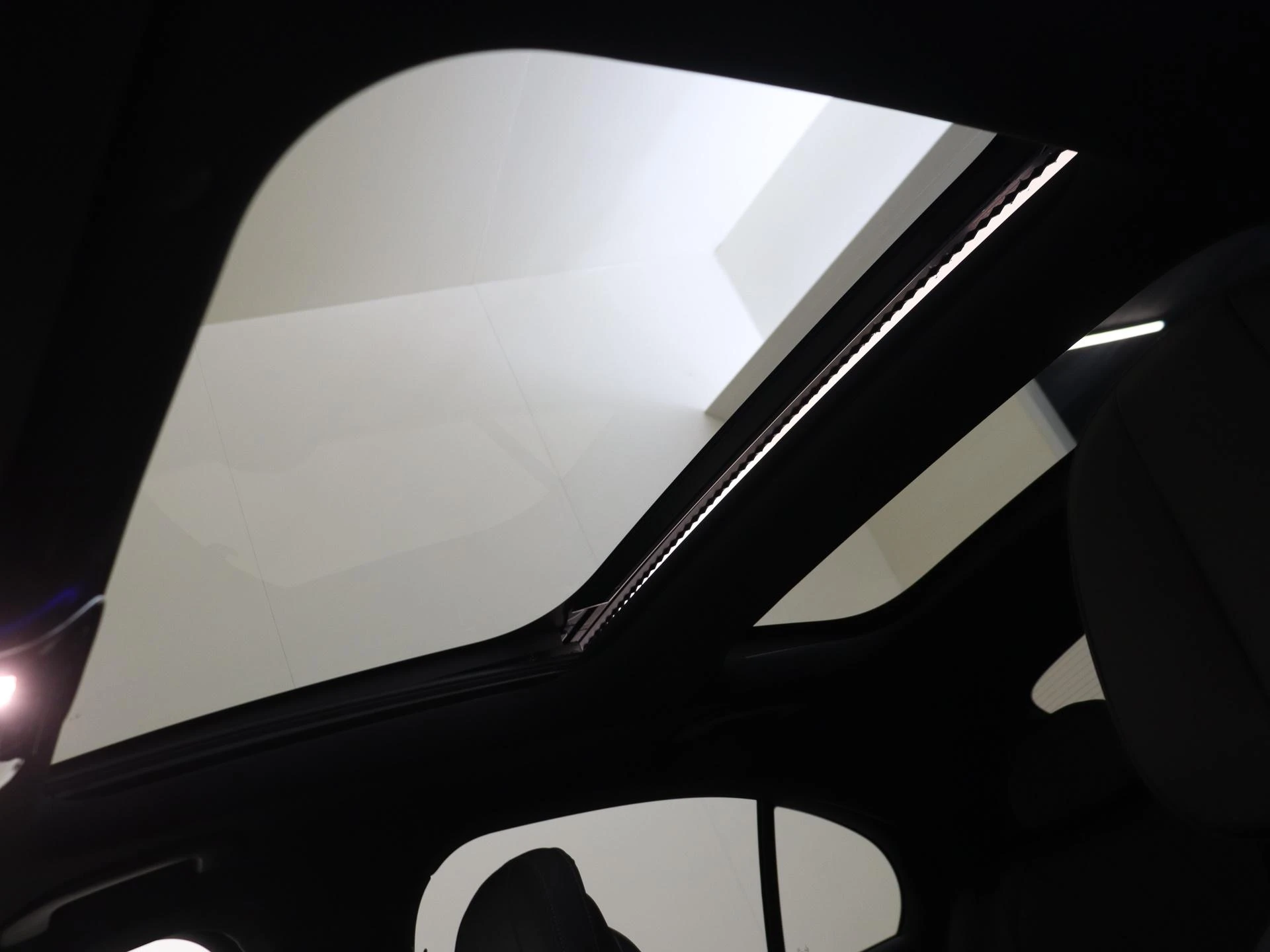 Mercedes-Benz-E-Klasse-image-26