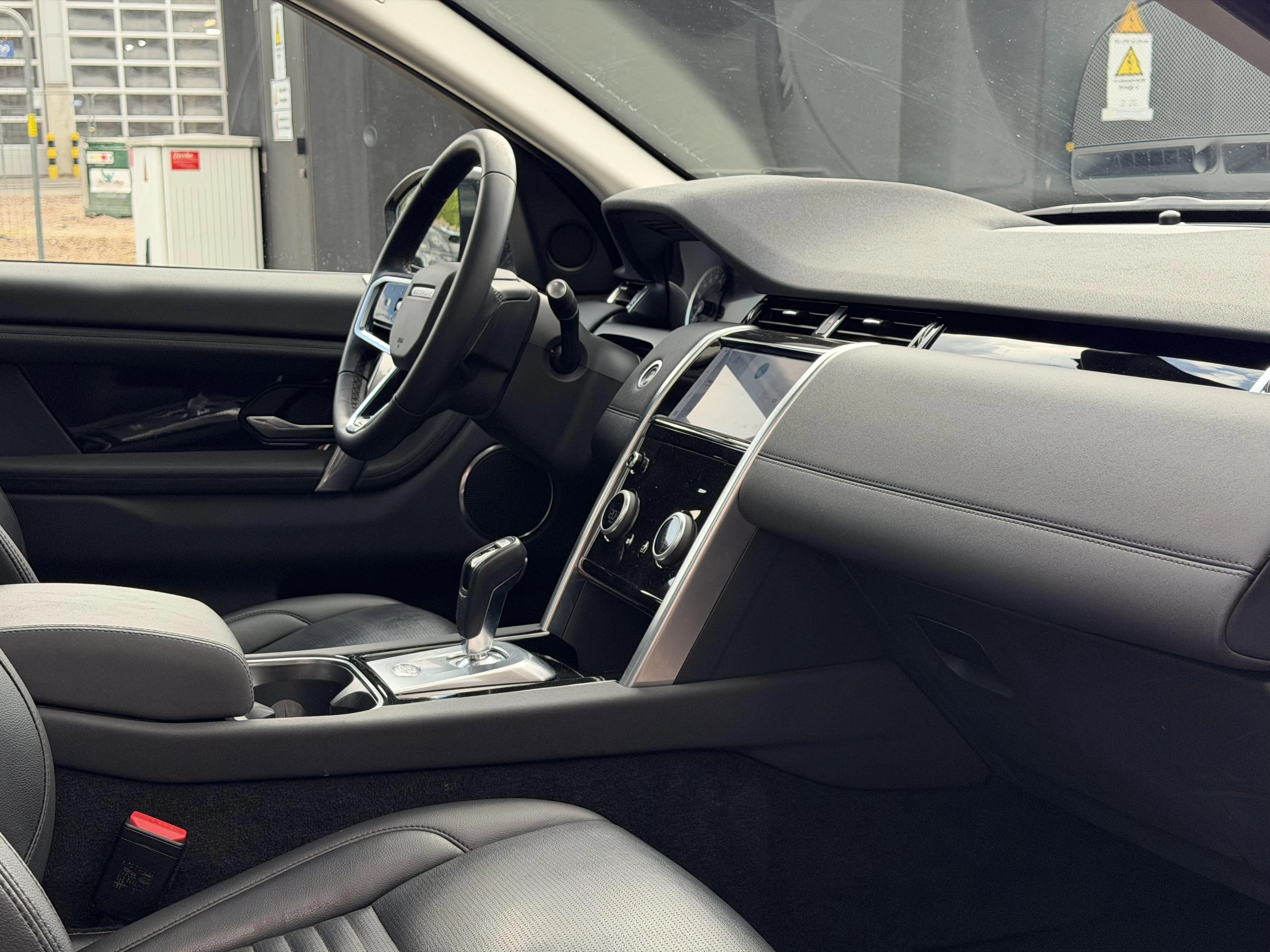 Land Rover-Discovery Sport-image-14