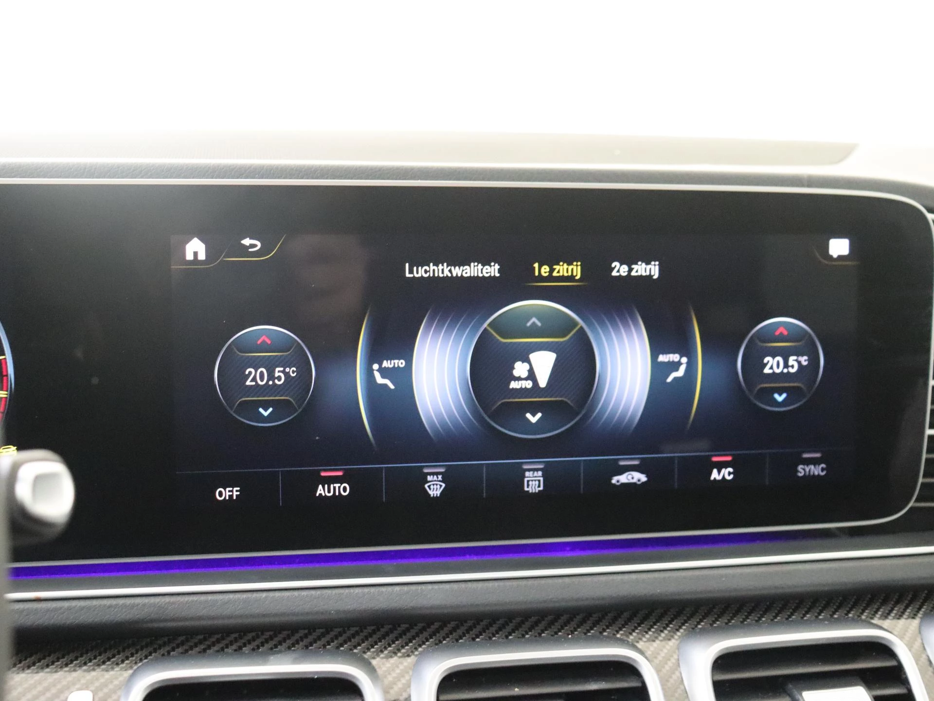 Mercedes-Benz-GLE-image-28