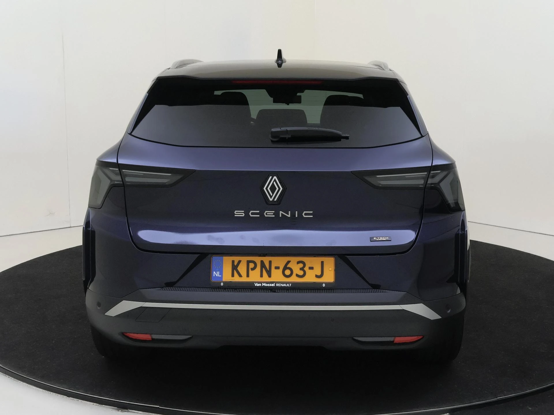 Renault Scénic E-Tech EV87 long range iconic