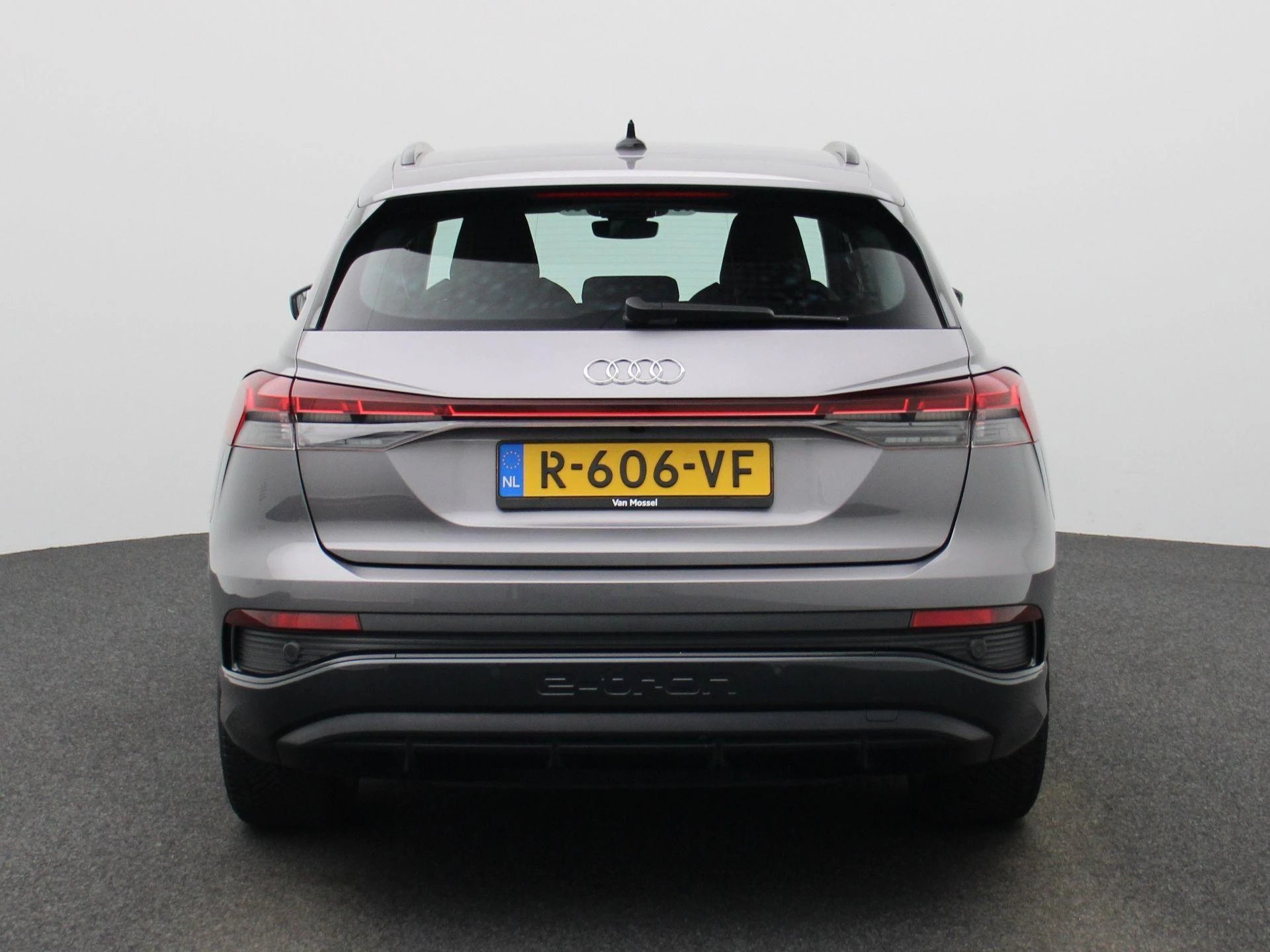 Audi-Q4 e-tron-image-4
