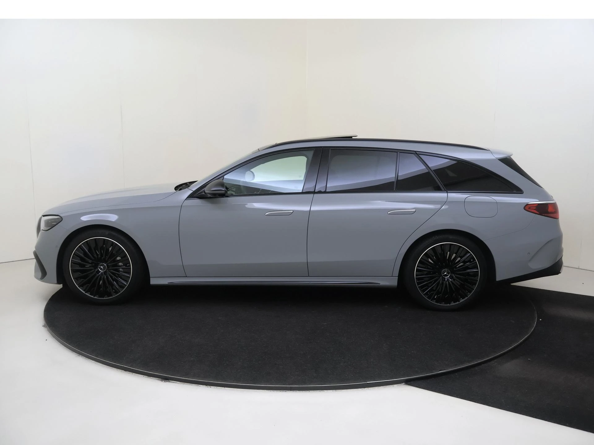 Mercedes-Benz-E-Klasse-image-7