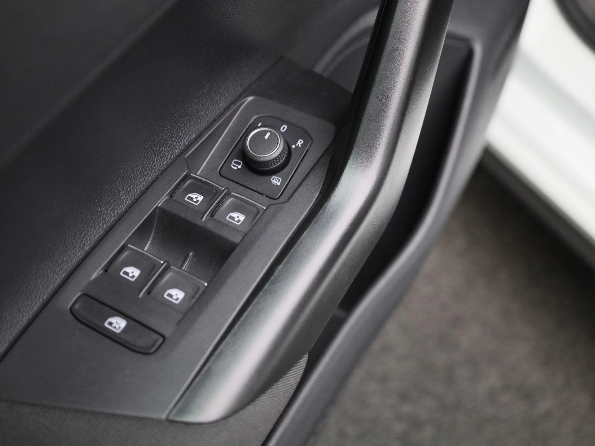Volkswagen-Polo-image-36
