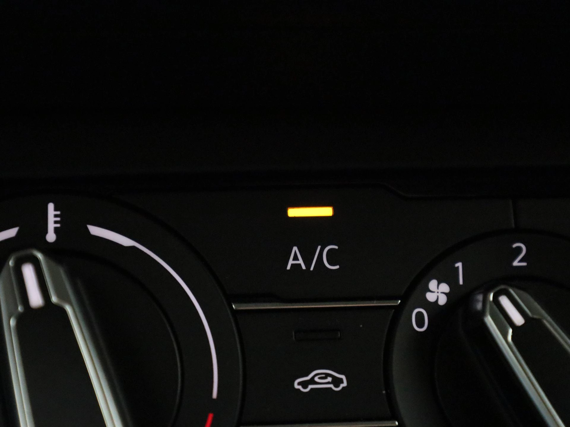 Volkswagen-Polo-image-19