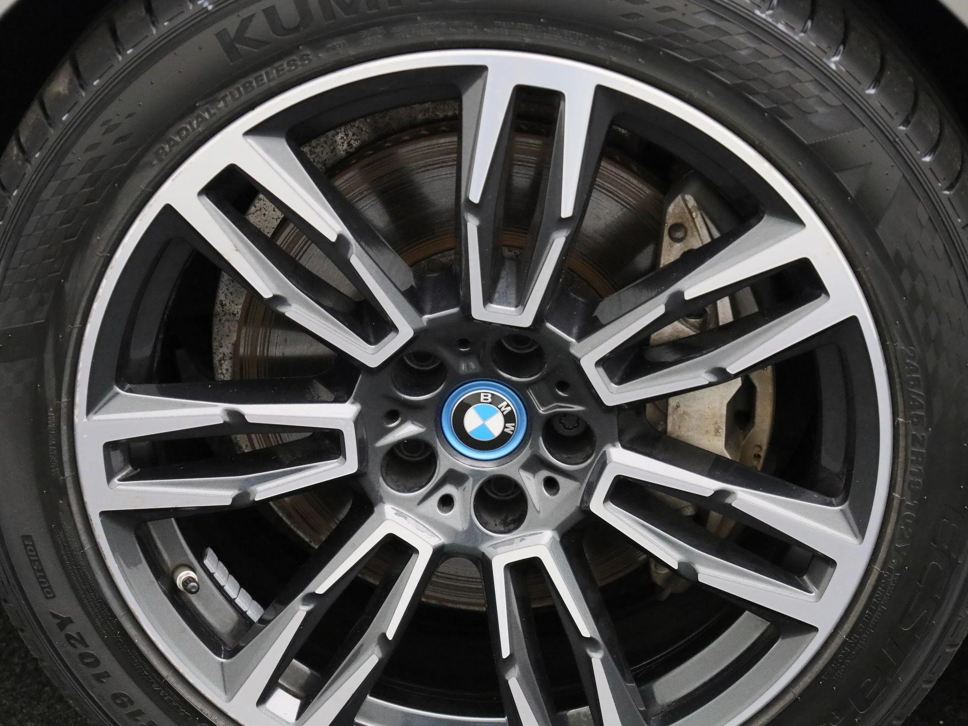 BMW-i5-image-12