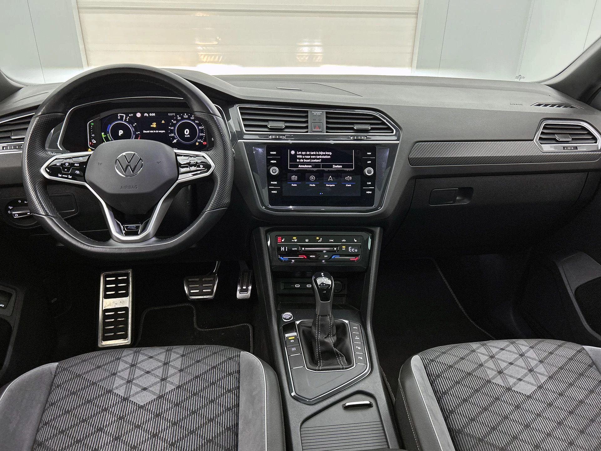 Volkswagen-Tiguan-image-20