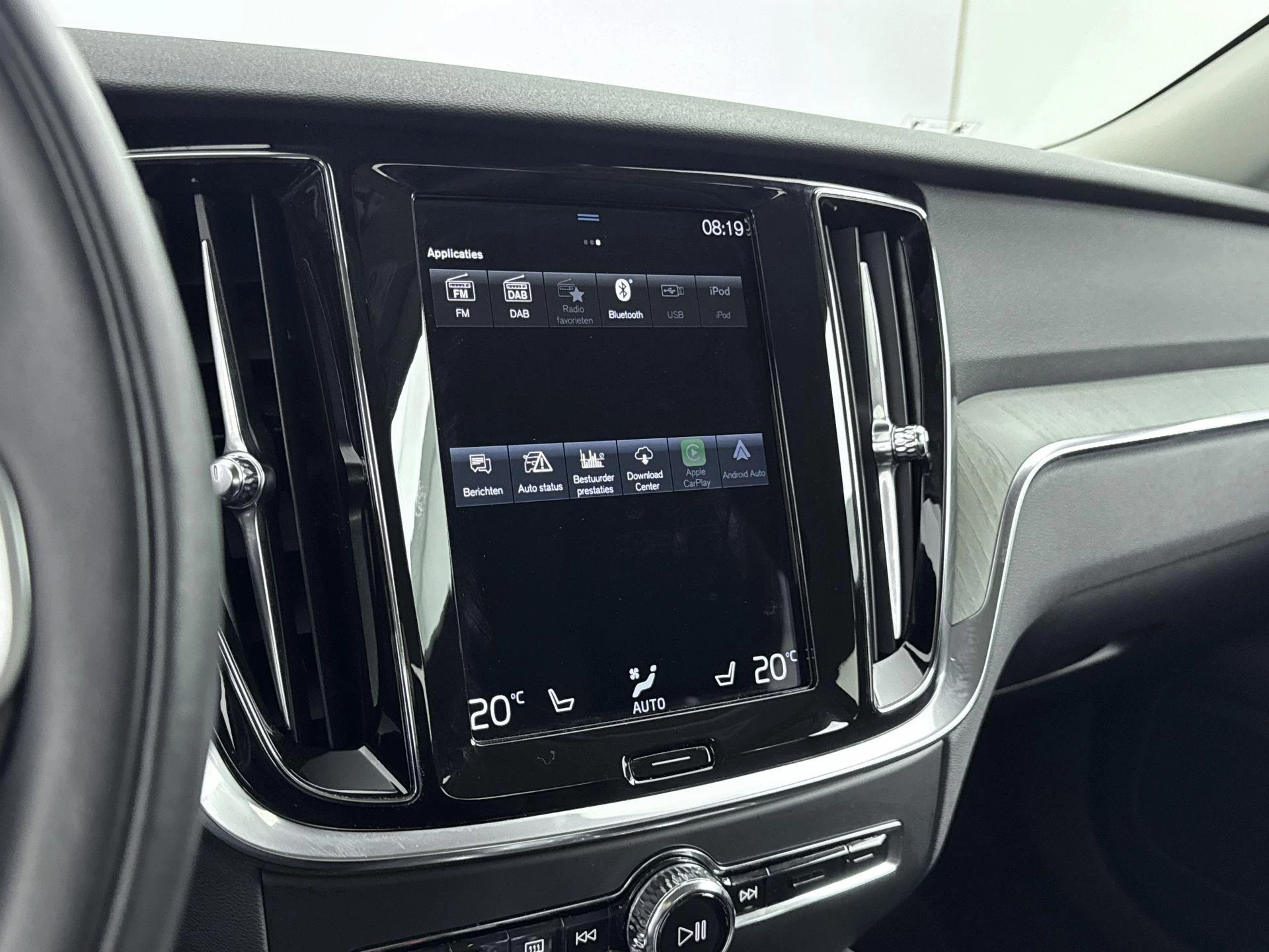 Volvo-S60-image-13