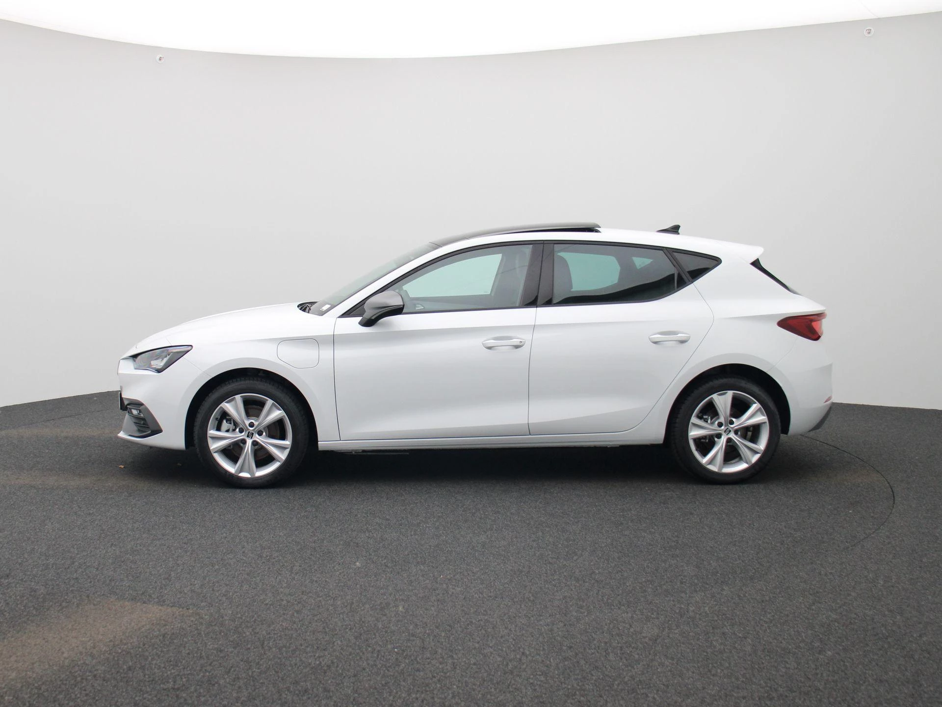 SEAT Leon 1.5 TSI e-Hybrid FR Business