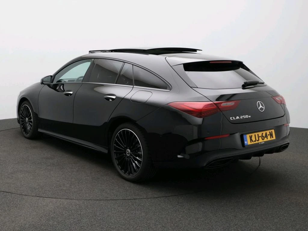 Mercedes-Benz-CLA-image-4