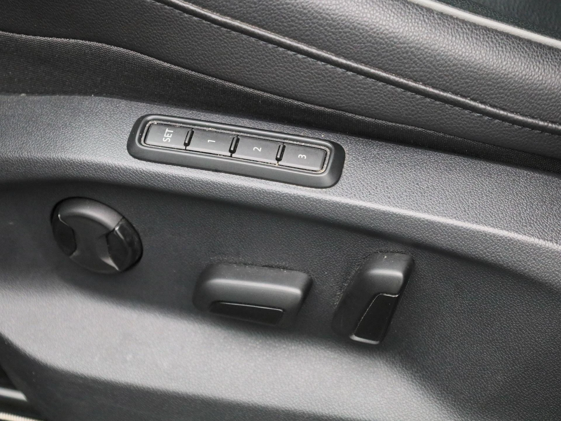 Volkswagen-Tiguan-image-37