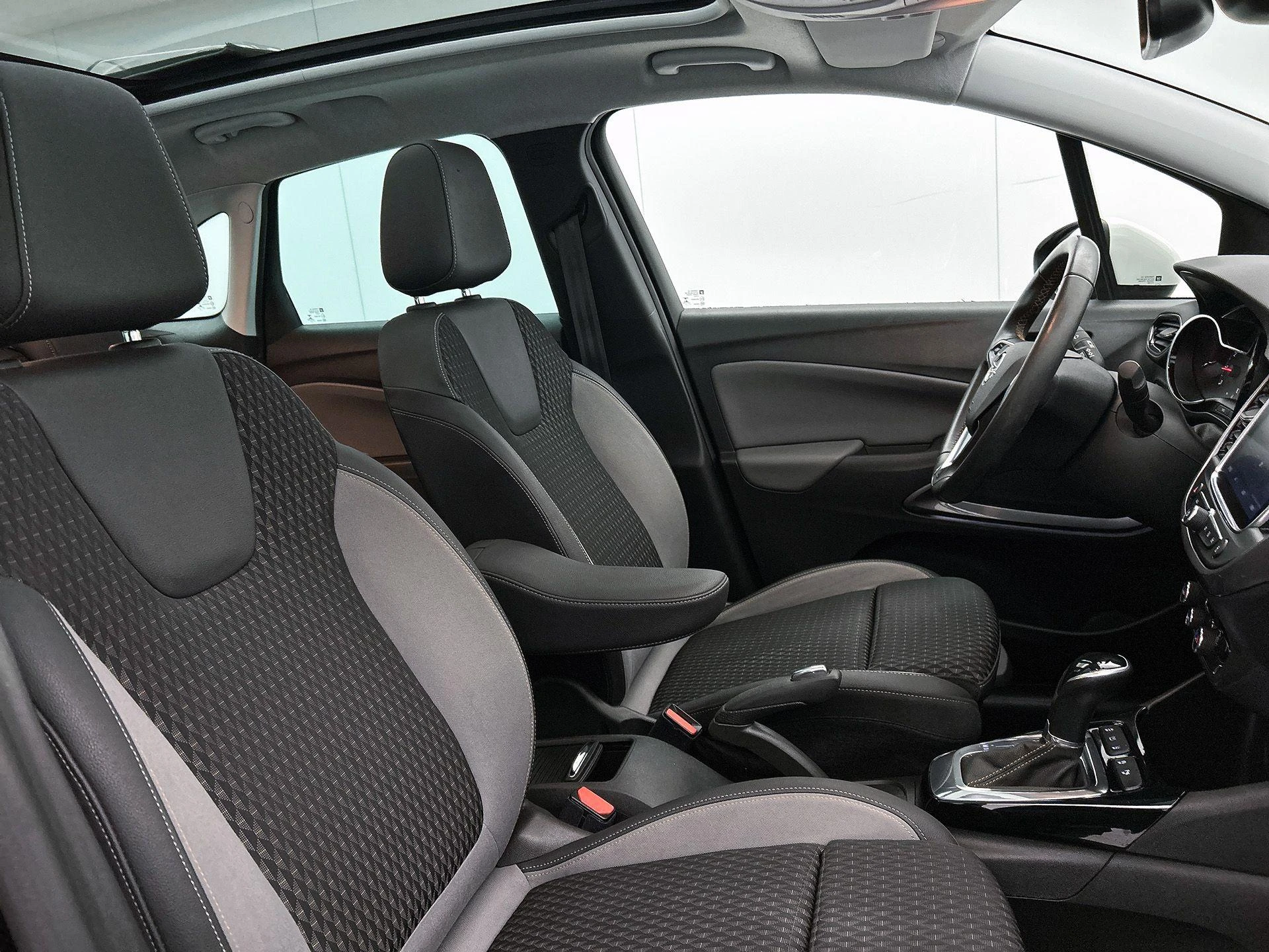 Opel-Crossland X-image-33