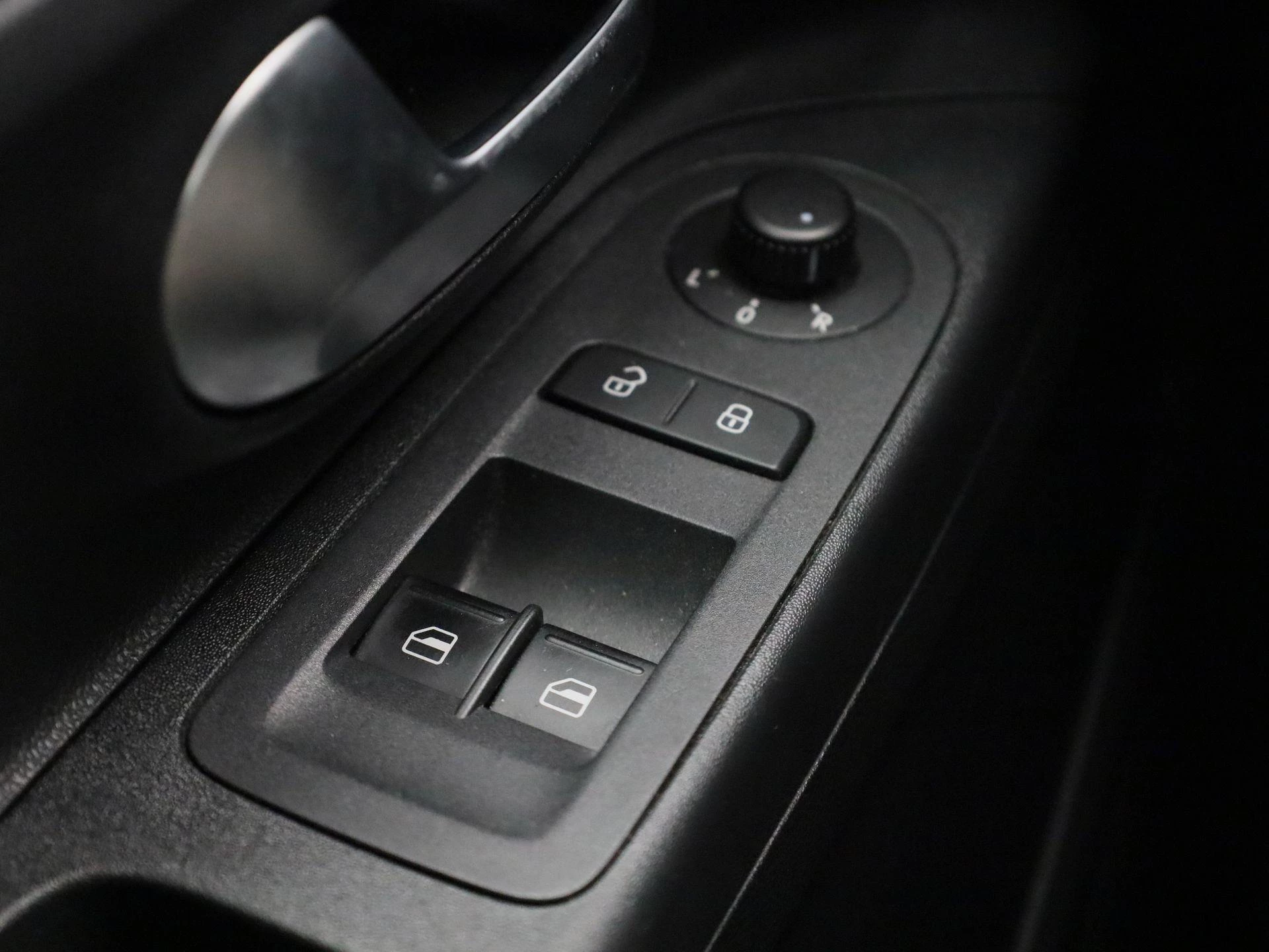 Volkswagen-up!-image-20