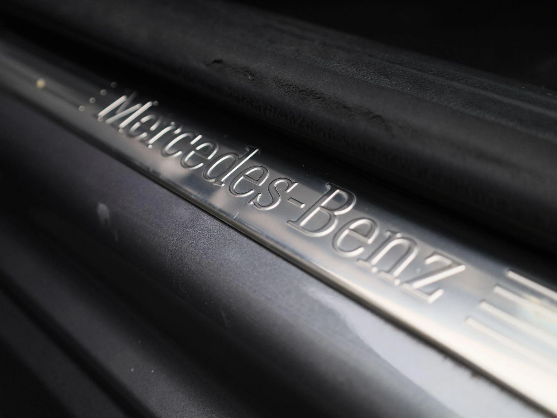 Mercedes-Benz-EQB-image-35