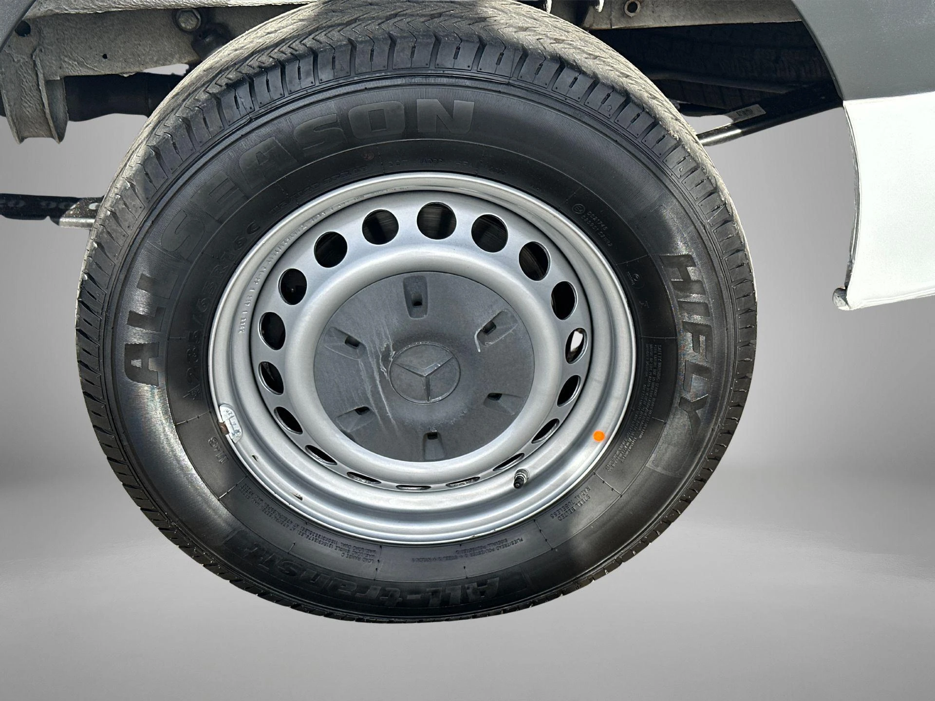 Mercedes-Benz-Sprinter-image-32