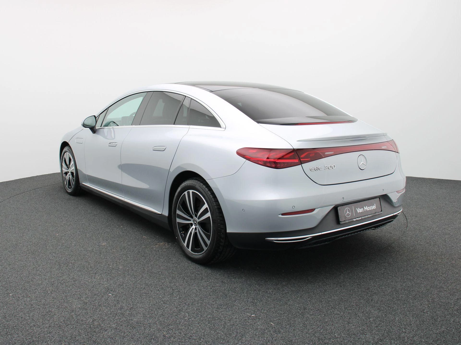 Mercedes-Benz EQE 300 Business Line + LEDER + PANORAMISCH DAK + CARPLAY +