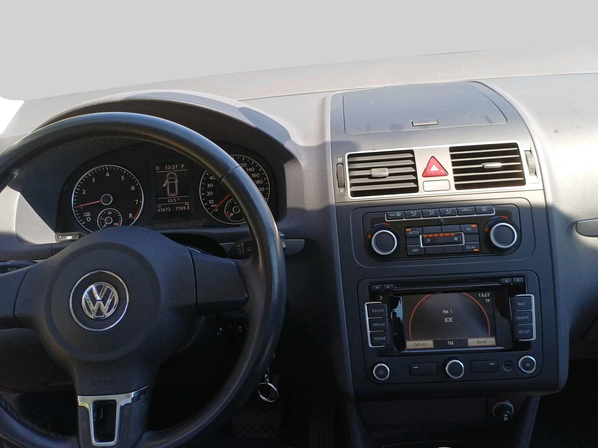 Volkswagen Touran 1.4L TSi 103kW Conceptline