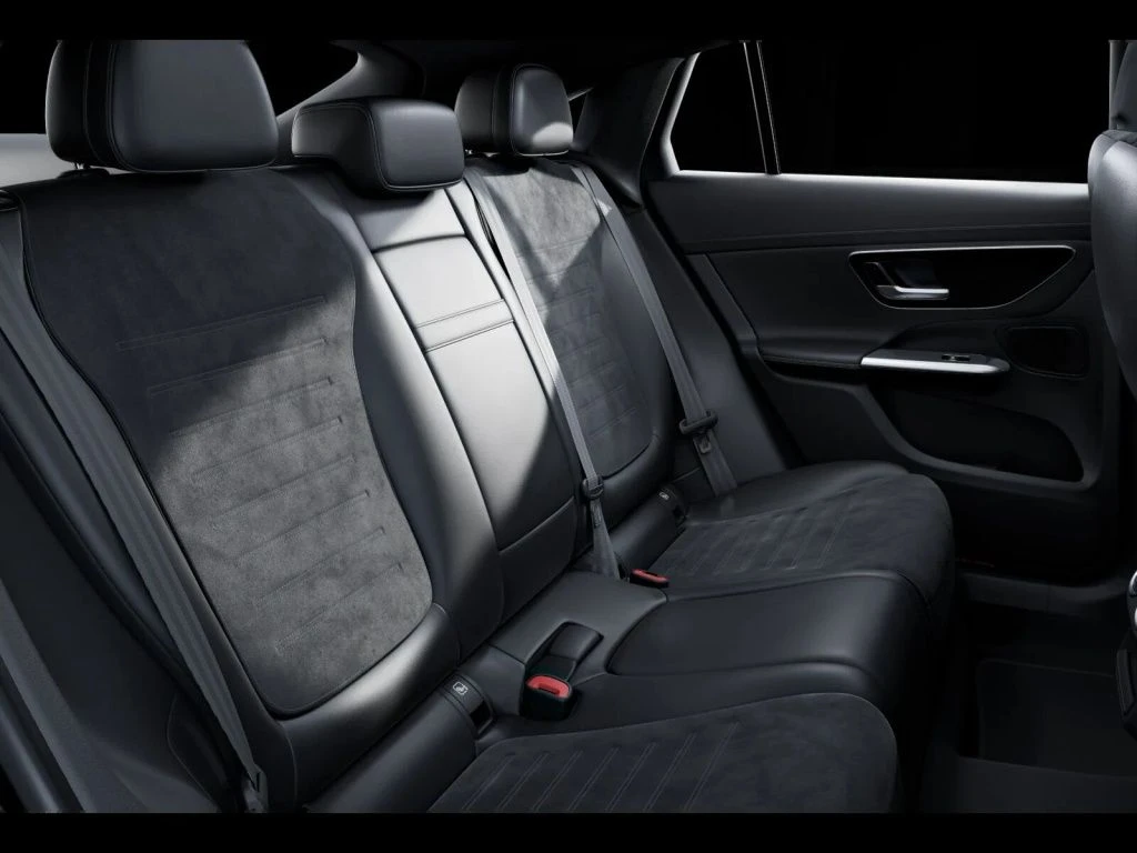 Mercedes-Benz-GLC 220 d-image-10