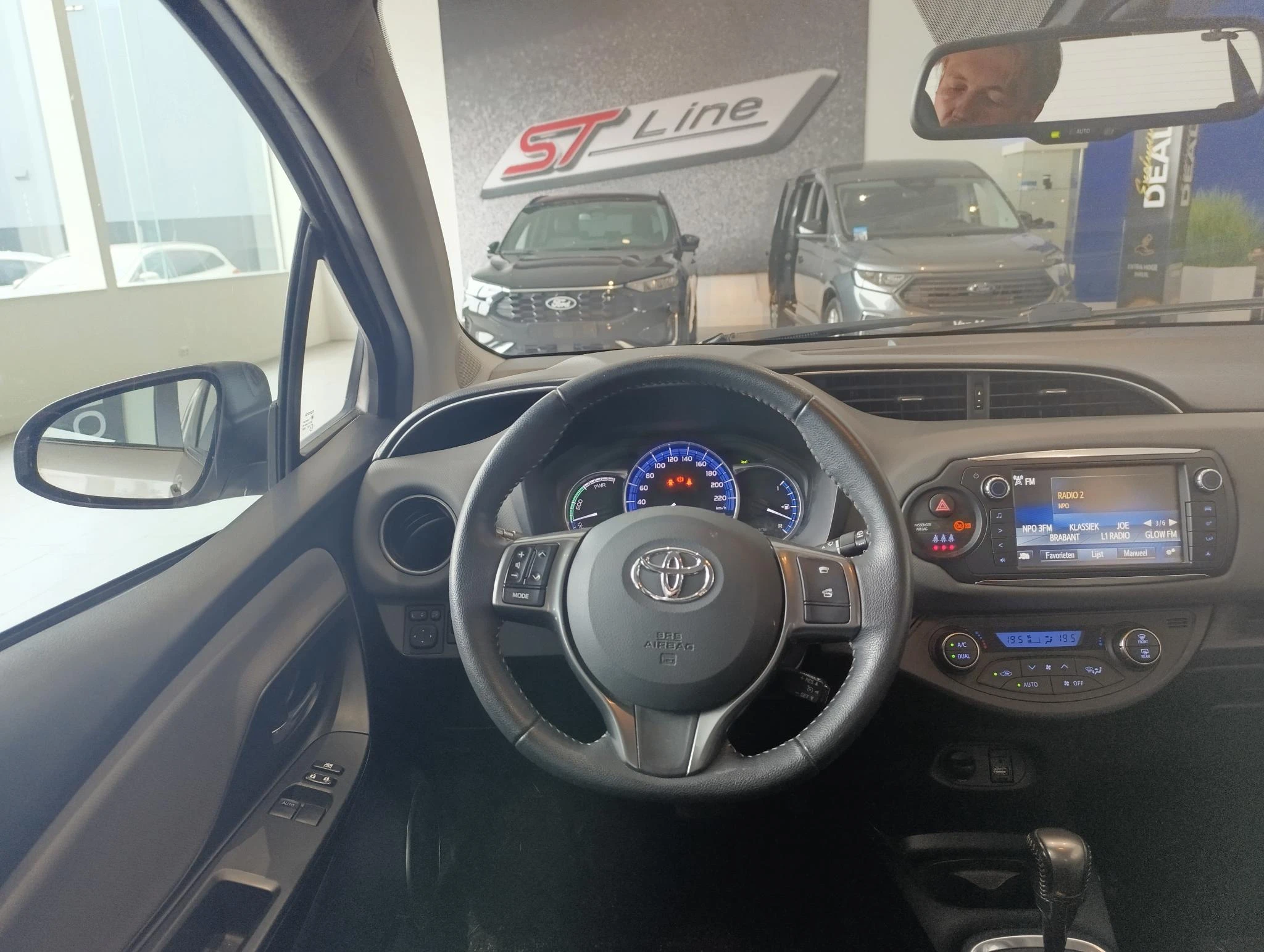 Toyota-Yaris-image-5