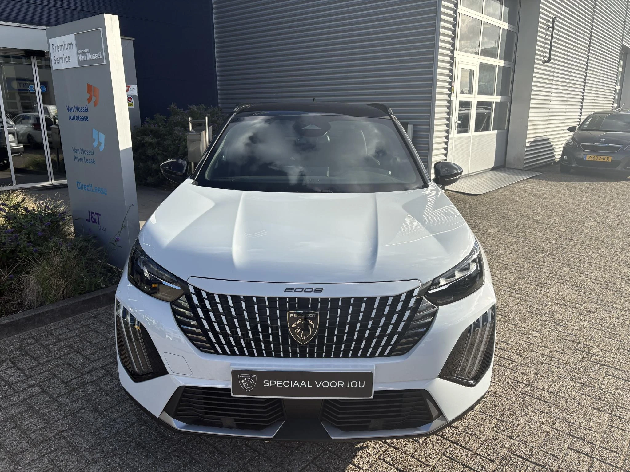 Peugeot-2008-image-4