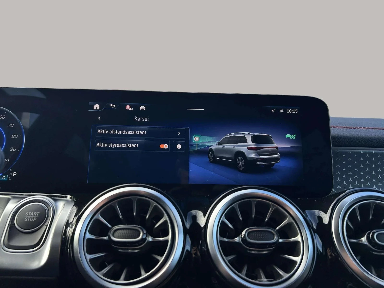 Mercedes-Benz-EQB-image-19
