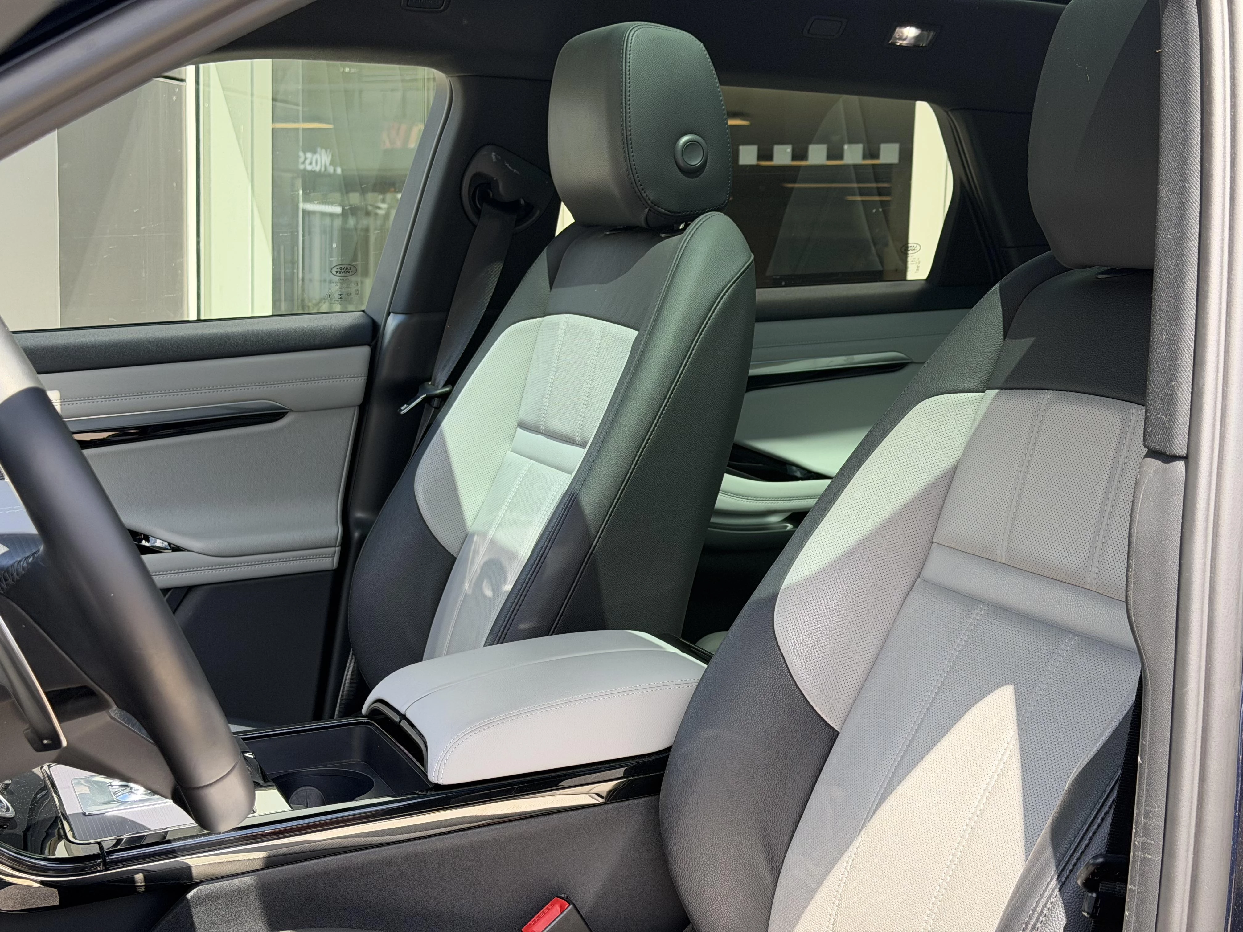 Land Rover Range Rover Evoque P250 R-Dynamic SE