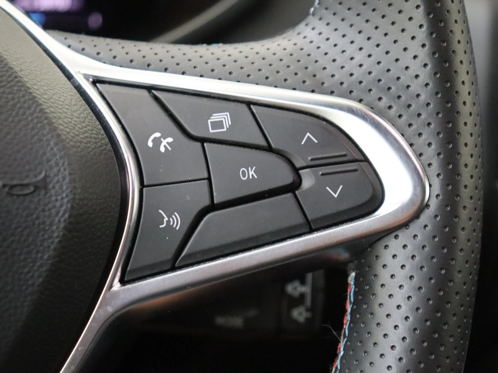 Renault-Clio-image-17
