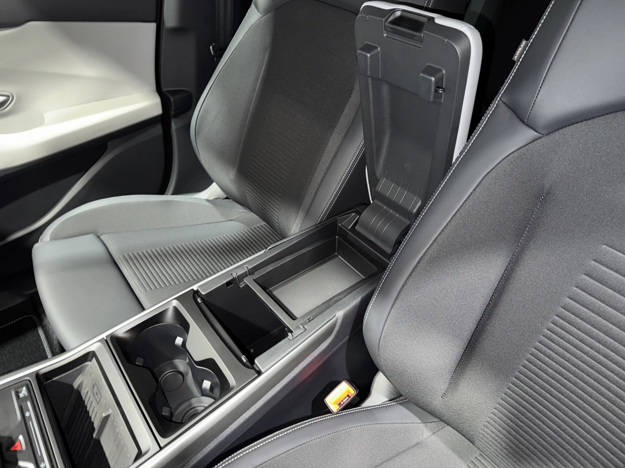 Ford Explorer Select Extended Range 79kWh RWD Sports Utility Vehicle. 210 kW. MJ 2026.75