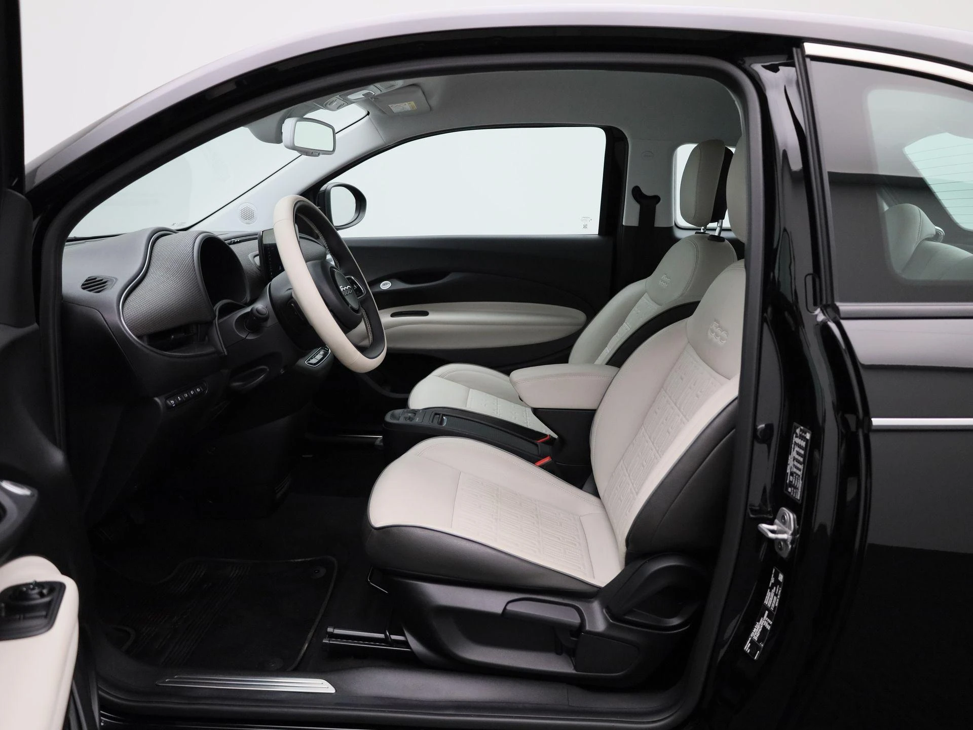 Fiat-500e-image-8