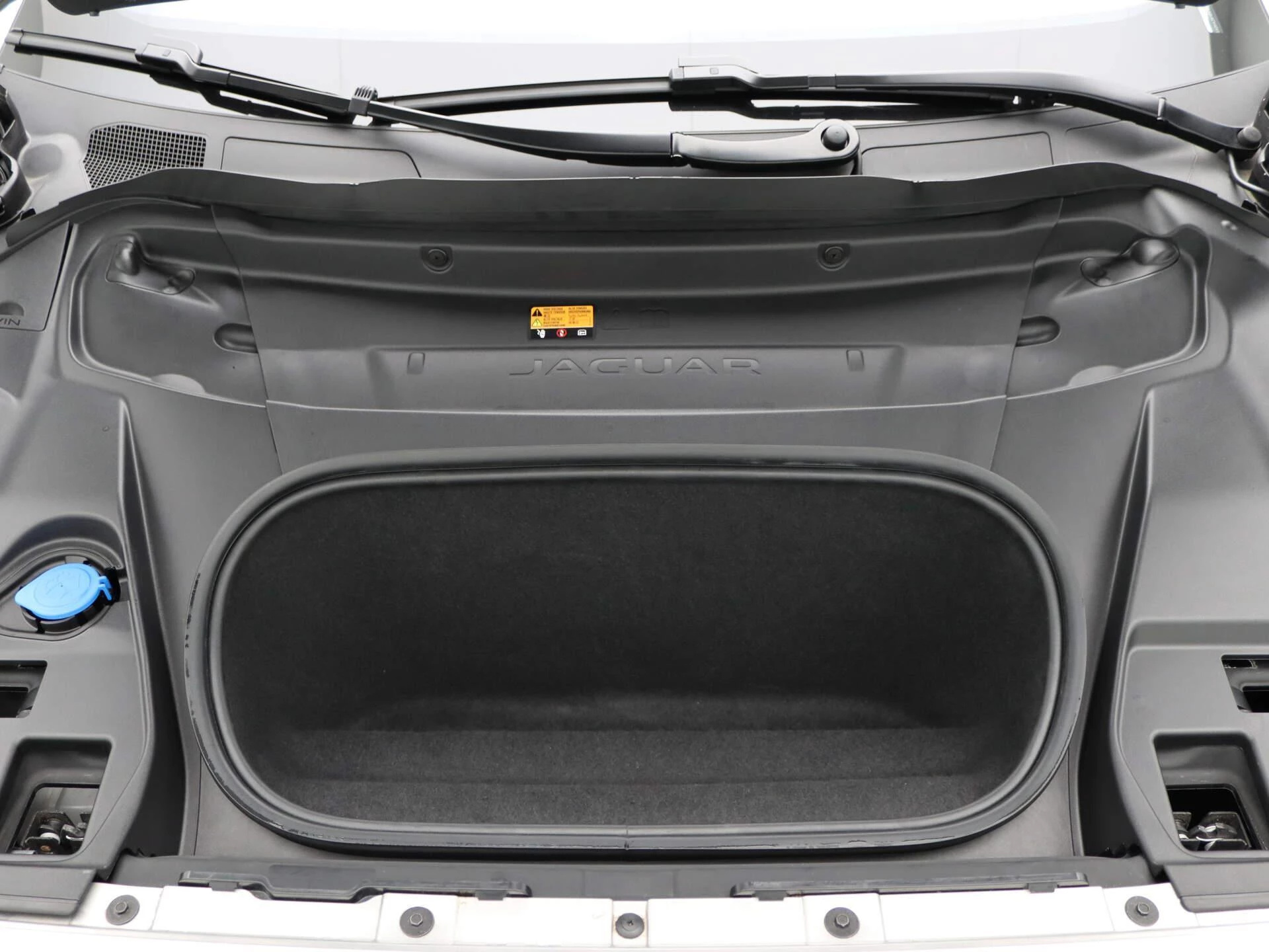 Jaguar-I-PACE-image-34