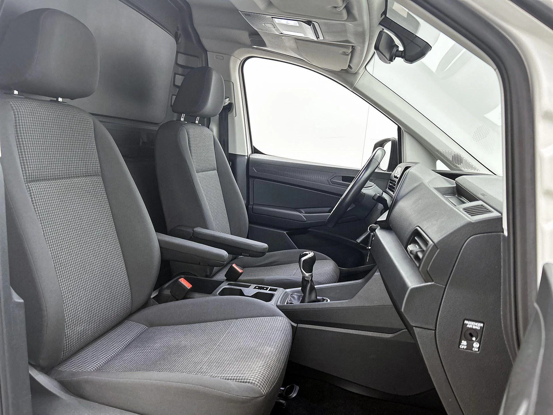 Volkswagen-Caddy-image-33